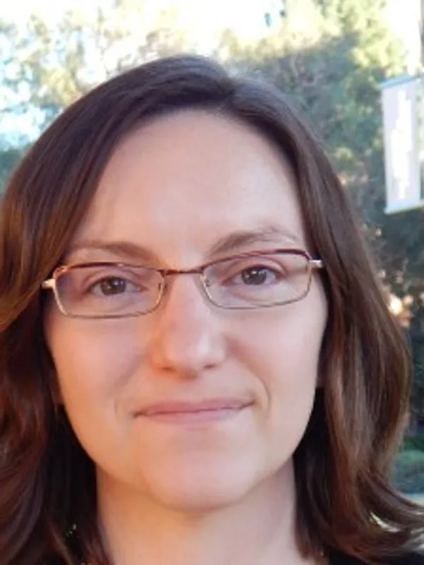 Headshot of Nina Duthie.
