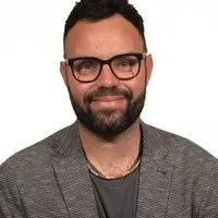 A headshot of Mathias Hanses