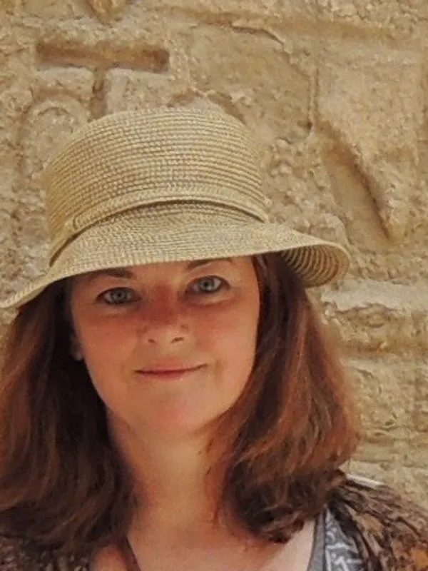 Headshot of Ghislaine Lydon.