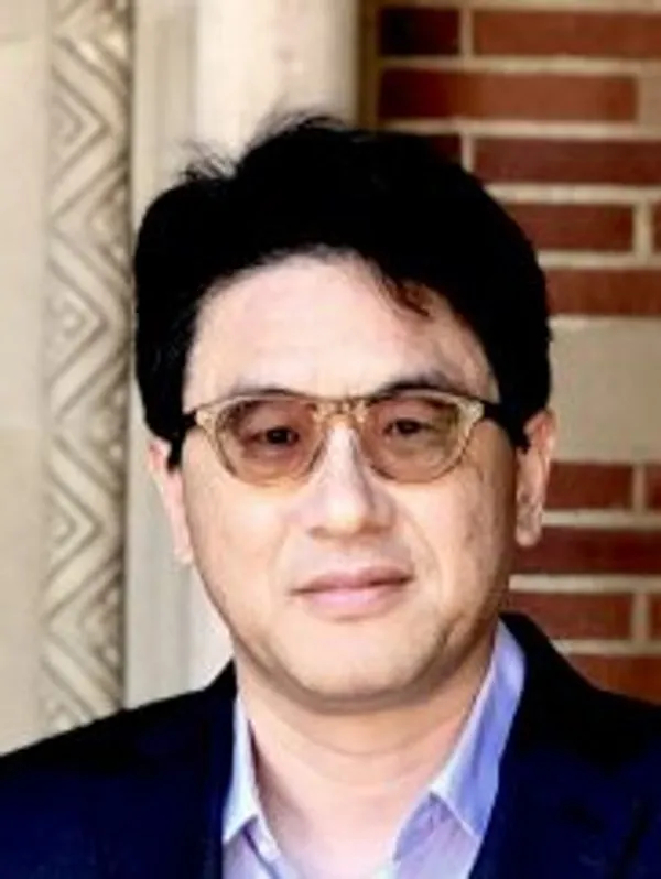 Headshot of Li Min.