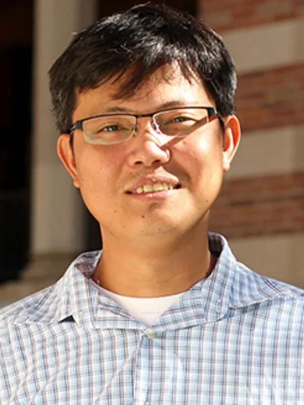 Headshot of Stephen Acabado.