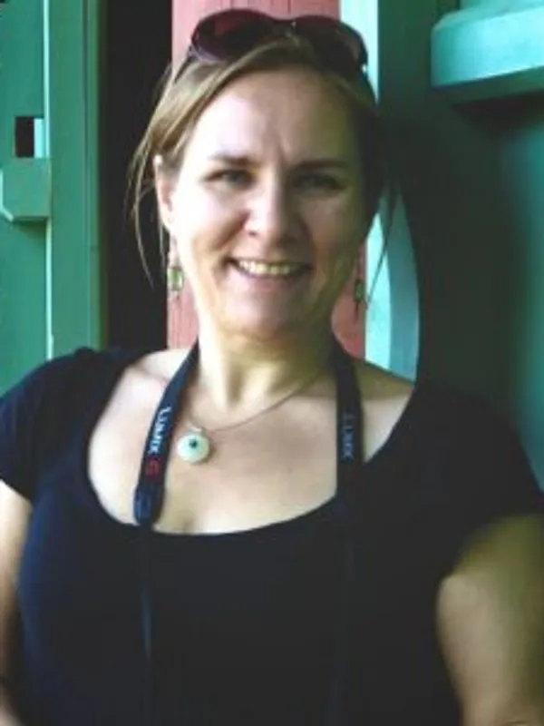 Headshot of Stephanie Balkwill.