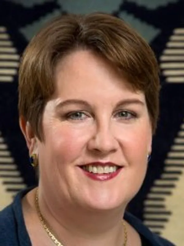 Headshot of Kathryn Morgan.