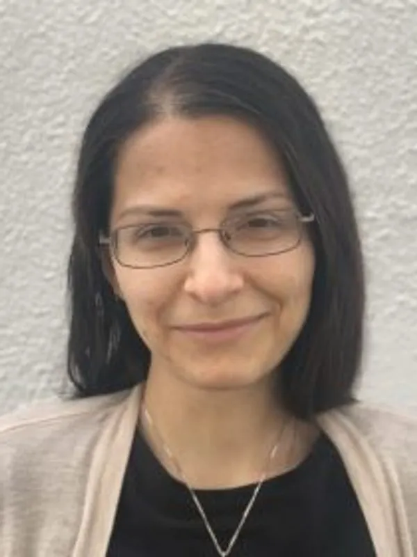 Headshot of Gina Konstantopoulos.